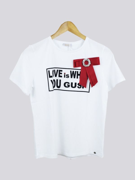 T-Shirt Casual Mulher Gusi na cor Branco com Laço Vermelho
