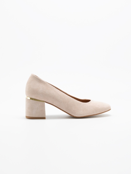 Sapatos pele camurça, cor nude, salto baixo, com dourado