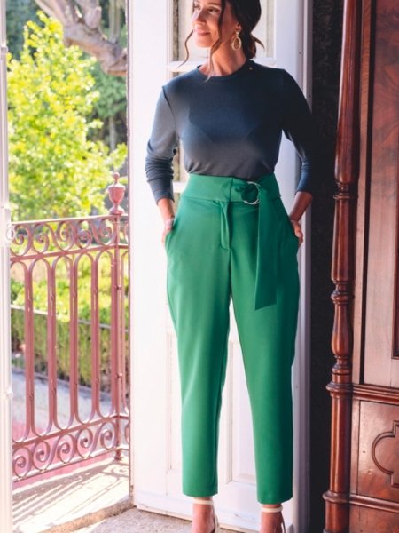 Calças Senhora, Verde Folha, Cintura Subida, Cinto com Argolas Douradas