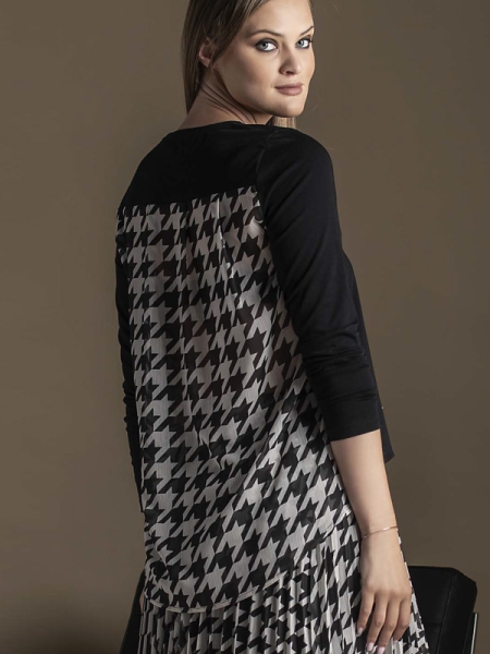 Camisola costas plissadas pied de poule, na cor preto, frente em algodão