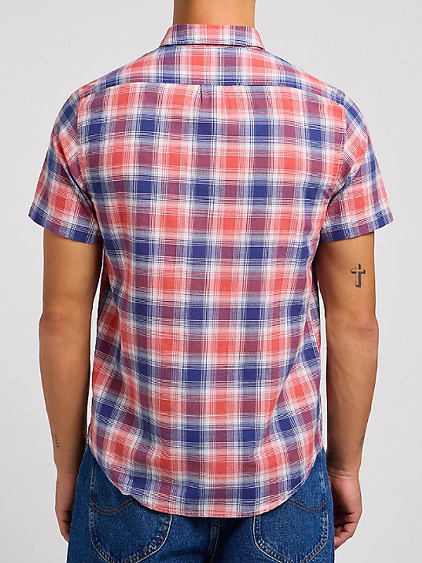 Camisa marca Lee, manga curta, cor laranja, botões, xadrez