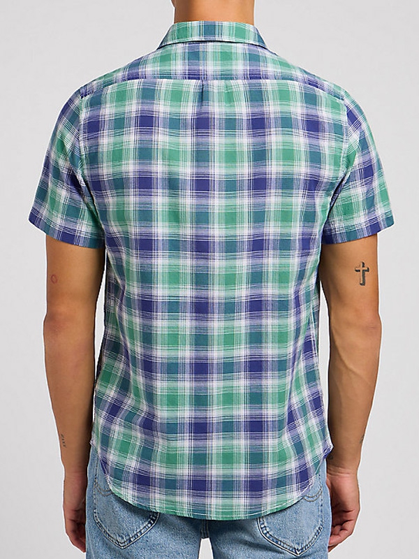 Camisa marca Lee, manga curta, cor verde, botões, xadrez