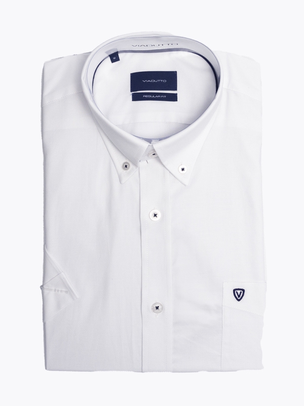 Camisa manga curta, tecido texturado, com bolso, cor branco