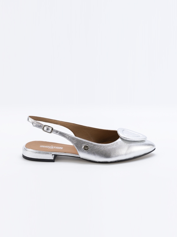 Sapatos pele, cor prata, pontiagudos, sola rasa