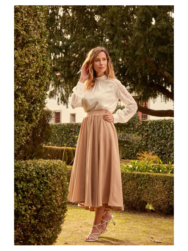 Blusa Branca para Mulher com Aplicação de Renda
