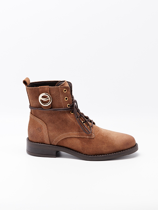Botas senhora camurça na cor camel com atacadores, estilo militar
