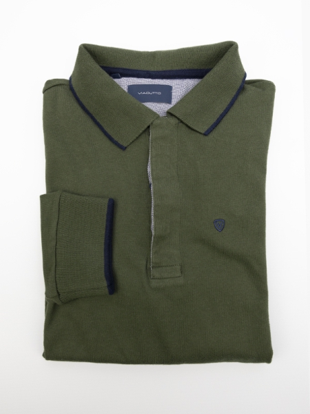 Polo homem em algodão, cor verde, de botões, com punho